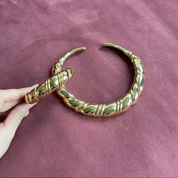 Vintage Gold Necklace and bracelet set - Picture 9 of 12